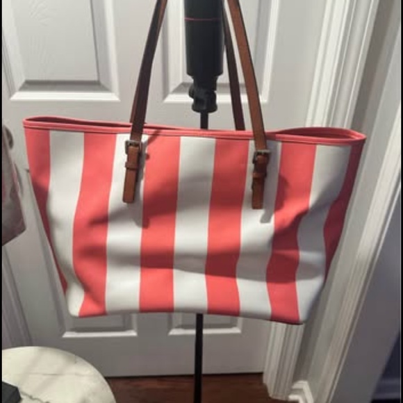 Michael Kors Jet Set Medium Striped Travel Tote in Coral White. - Picture 3 of 9
